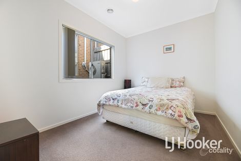 Property photo of 11 McClenaghan Place Pakenham VIC 3810