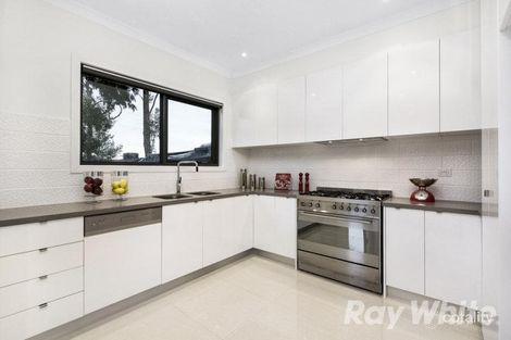 Property photo of 2/19 Dion Road Glen Waverley VIC 3150