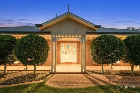 Property photo of 4 Muscat Court Sunbury VIC 3429