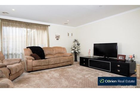 Property photo of 10 Waterbury Street Cranbourne VIC 3977