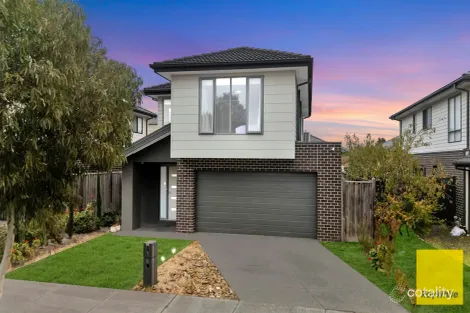 8 DINGO ST, POINT COOK, VIC 3030