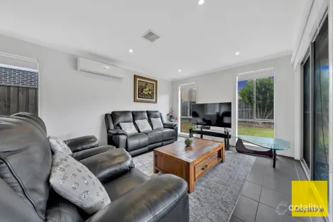 Property photo of 8 Dingo Street Point Cook VIC 3030