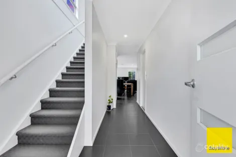 Property photo of 8 Dingo Street Point Cook VIC 3030