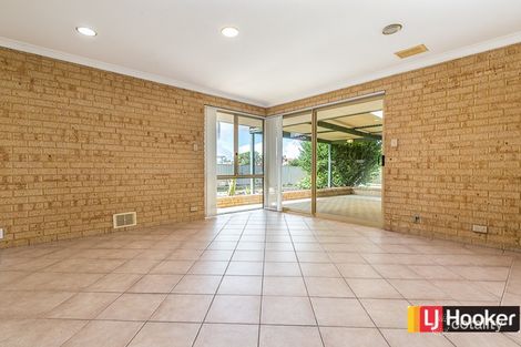 Property photo of 5 Blakemore Retreat Huntingdale WA 6110