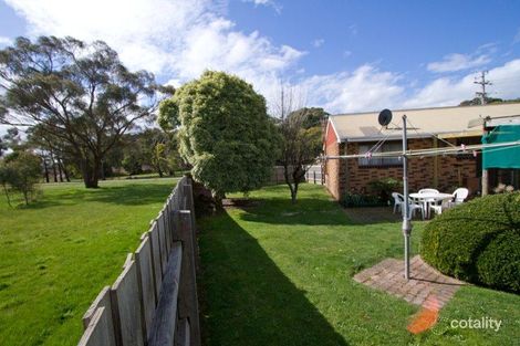 Property photo of 23 Peter Godden Drive Woodend VIC 3442