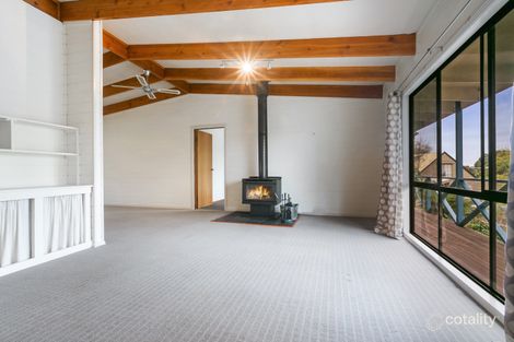 Property photo of 24 Robertson Drive Newham VIC 3442