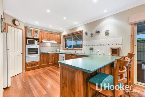 Property photo of 27 Lorikeet Drive Berwick VIC 3806
