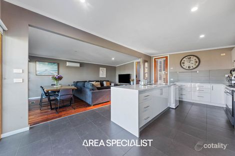 Property photo of 11 Gardenia Street Pakenham VIC 3810