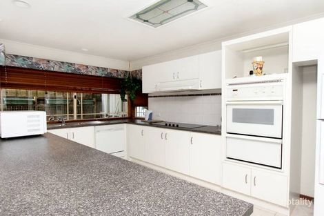 Property photo of 5 Matthew Close Hoppers Crossing VIC 3029