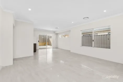 Property photo of 17 Desert Pea Loop Piara Waters WA 6112