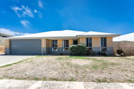 7 Patience Brce, Wandina, WA 6530