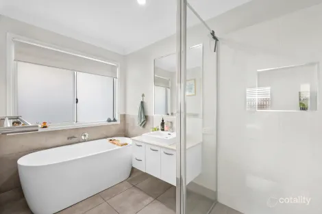 Property photo of 38 Thorn Avenue Rural View QLD 4740
