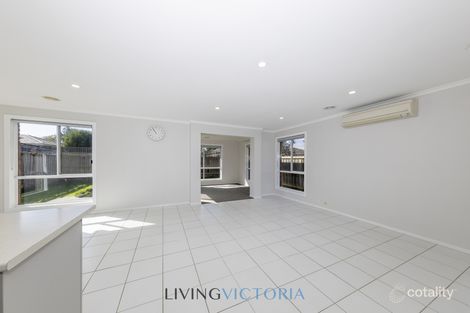 Property photo of 28 Giselle Grove Tarneit VIC 3029