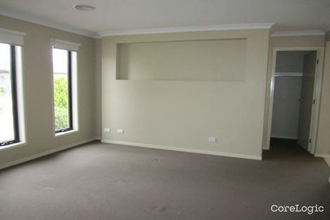 Property photo of 13 Finsbury Crescent Manor Lakes VIC 3024