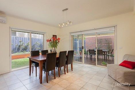Property photo of 8/8 Willgilson Court Oakleigh VIC 3166