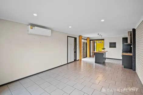 Property photo of 1/7 Bartlett Crescent Hoppers Crossing VIC 3029