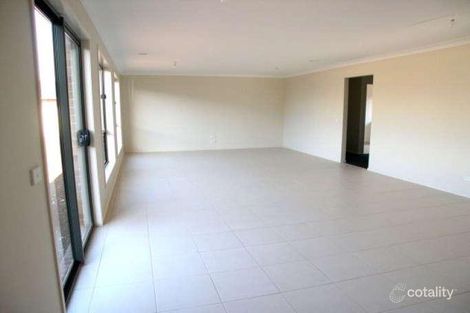Property photo of 8 Moreton Close Caroline Springs VIC 3023