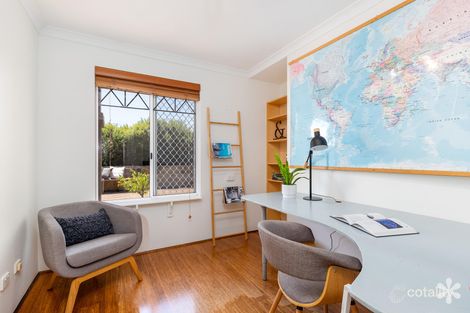 Property photo of 6 Cluelow Rise Leeming WA 6149