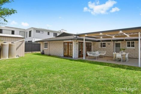 Property photo of 26 Ilkinia Avenue Broadbeach Waters QLD 4218