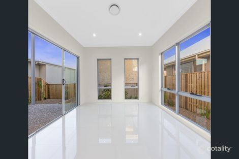 Property photo of 15 Brooking Rise Ripley QLD 4306