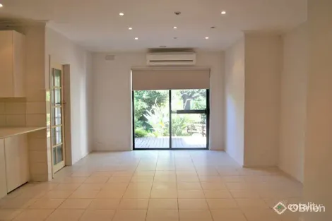 Property photo of 52 Douglas Avenue St Albans VIC 3021