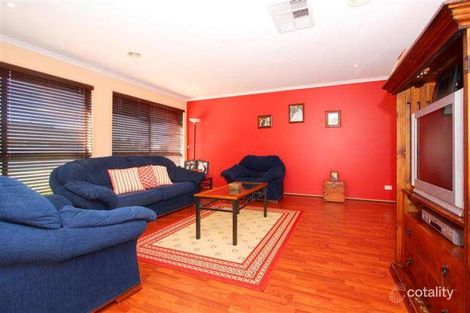 Property photo of 18 Honeysuckle Avenue Hillside VIC 3037
