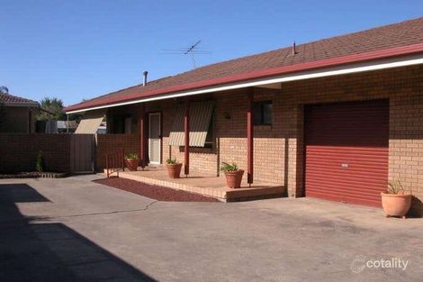 2/496 Schaefer St, Lavington, NSW 2641