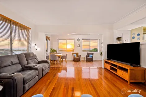 Property photo of 22 Walter Crescent Banora Point NSW 2486