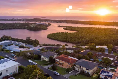 22 Walter Cres, Banora Point, NSW 2486