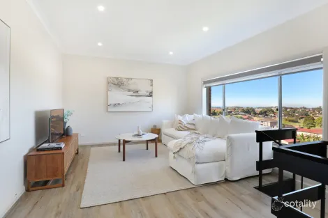 23 Lake Heights Rd, Lake Heights, NSW 2502