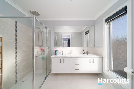 Property photo of 53 Myrtle Crescent Warragul VIC 3820