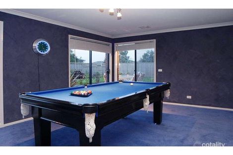 Property photo of 35 Spring Circuit Pakenham VIC 3810