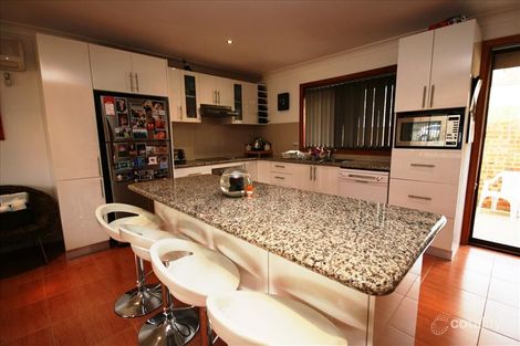 Property photo of 23 Crest Park Parade Queanbeyan West NSW 2620