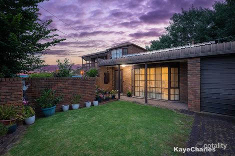 2/85 Woods St, Beaconsfield, VIC 3807