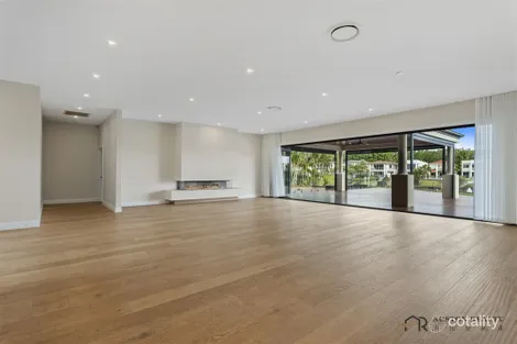 2218 Taromeo Ct, Hope Island, QLD 4212