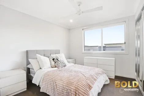 Property photo of 17/52A Atlantic Boulevard Glenfield NSW 2167