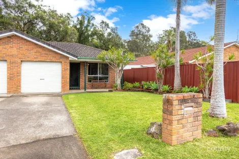 1/4 Drury Cl, Old Bar, NSW 2430
