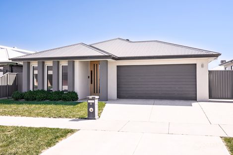 8 Cockerall St, Lucas, VIC 3350