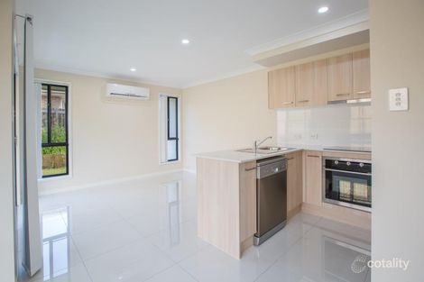 Property photo of 2/34 Dawson Place Brassall QLD 4305