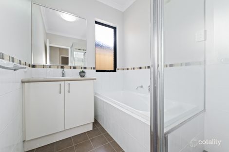 Property photo of 11 Torrenova Way Sinagra WA 6065