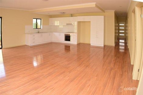 2/2a Lincoln Cres, Pooraka, SA 5095