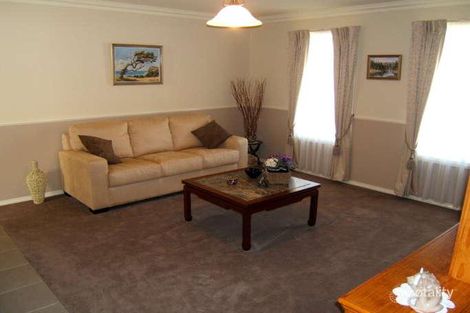 Property photo of 9 Sapphire Crescent Pakenham VIC 3810