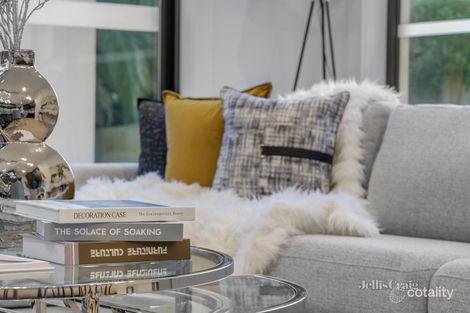 Property photo of 30A Winters Way Doncaster VIC 3108