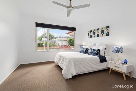 Property photo of 3 Cresthaven Drive Mansfield QLD 4122