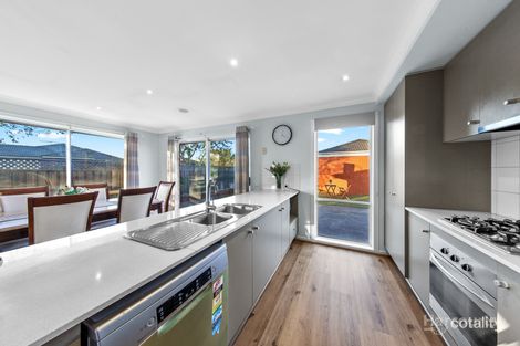 Property photo of 30 Meakin Way Deer Park VIC 3023