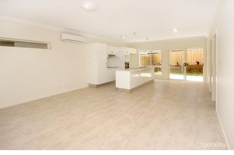 Property photo of 2/5 Cottenham Street Fairfield QLD 4103
