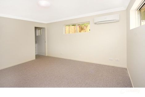 Property photo of 2/5 Cottenham Street Fairfield QLD 4103