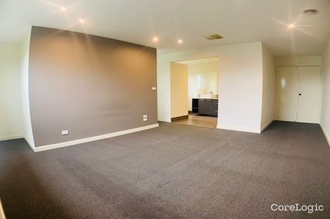 Property photo of 53 Cascade Terrace Craigieburn VIC 3064