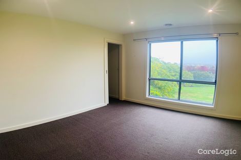 Property photo of 53 Cascade Terrace Craigieburn VIC 3064