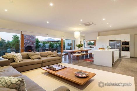 Property photo of 18 Wattle Place McCrae VIC 3938